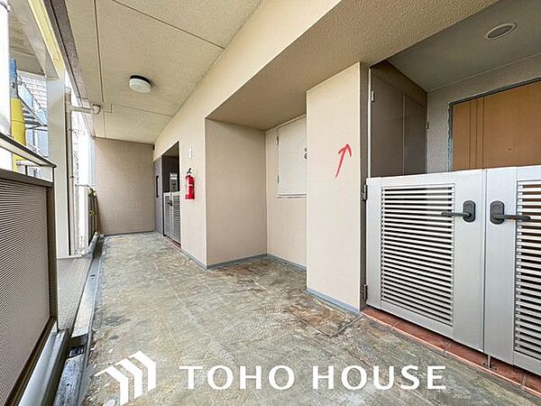 住まい探しは街探し。みんなが街探しのポイントにしているのは何？　第1位は過半数が支持した納得の 『交通の利便性』。続いて3割以上の人が『住環境』と『公園、緑地の充実』です。