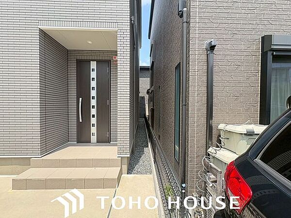 物件の陽当りや通風・仕様設備やお部屋の大きさの比較、近隣・周辺環境や街並みなど、資料には掲載していない情報が現地にはたくさんあります。　是非一度、現地をご確認ください。