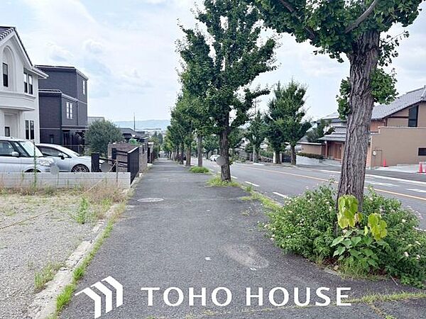 物件の陽当りや通風・仕様設備やお部屋の大きさの比較、近隣・周辺環境や街並みなど、資料には掲載していない情報が現地にはたくさんあります。　是非ご確認ください。