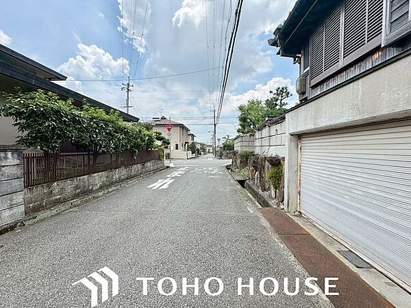 住まい探しは街探し。みんなが街探しのポイントにしているのは何？　第1位は過半数が支持した納得の 『交通の利便性』。続いて3割以上の人が『住環境』と『公園、緑地の充実』です。