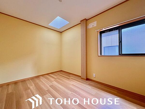 この邸の特徴として、収納が多いのも魅力の一つです。居室以外にも廊下部分や、あったら嬉しい場所に小屋裏や収納が設けられた拘りが嬉しいですね♪