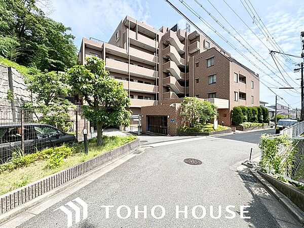 通風・採光にも優れ、心地よい光と風があふれています。 贅沢といえるほどの豊かな居住性と、プライドを満たすクオリティが見事に調和した住空間。新築戸建でなければ体感できないひとときをご体感頂ける筈です。
