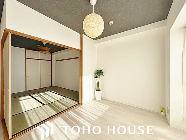 和室は有るだけでも落ち着く空間ですが、 「家族団らん」 「来客時の客間」 等々多目的なスペースとして活用出来る便利な空間です。