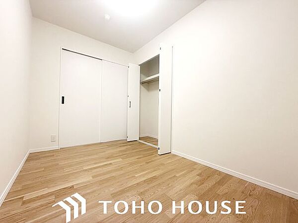 全居室収納あり。それぞれのお部屋にスペースがあるのでプライベートな荷物でも身近に置くことが出来ます。