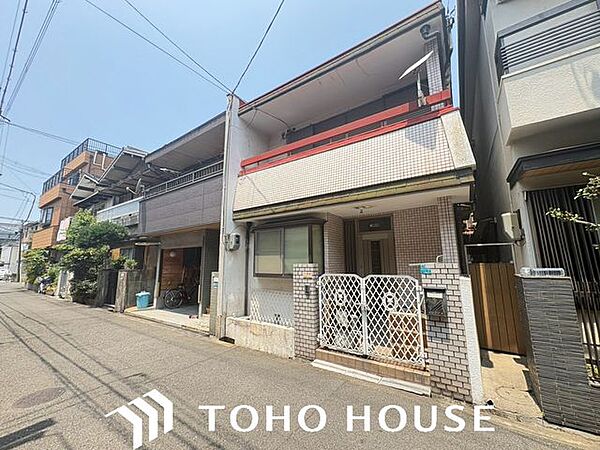 賃貸の更新時期が迫っている人。更新料を払うか、新しく賃貸を探して、敷金・礼金を払うか、悩ましいところ。いっそ購入してしまうのも手。家賃と同等程度の支払いで、自分の住まいを手に入れよう。