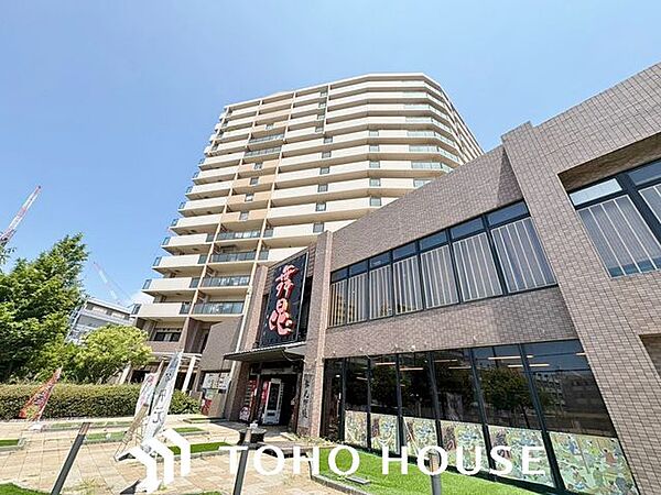 大切な時間を共に過ごすのは、「家族」も「お住まい」も同じです。時代が経っても変わらない居住性の高さと、いつまでも色褪せず住む毎に親しみ深くなるデザイン。