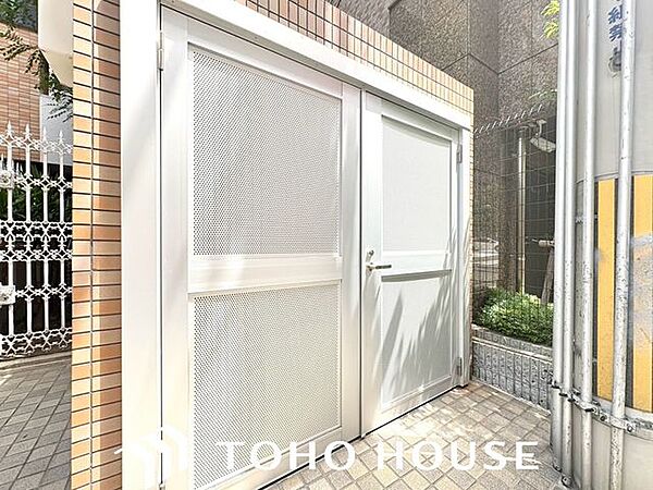 家族みんなが気持ちよく暮らすための大切なゴミ捨て場。決められた収集日や分別ルールを一人ひとりが守ることで、清潔で衛生的な空間をキープできます。