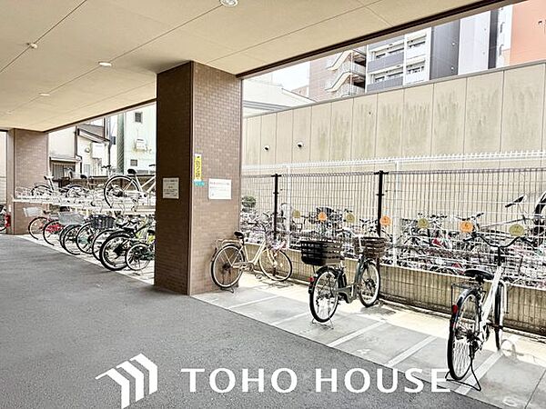 電動自転車など重い車体でも出し入れがスムーズ。盗難リスクも低く、大切な愛車を安心して保管できます。