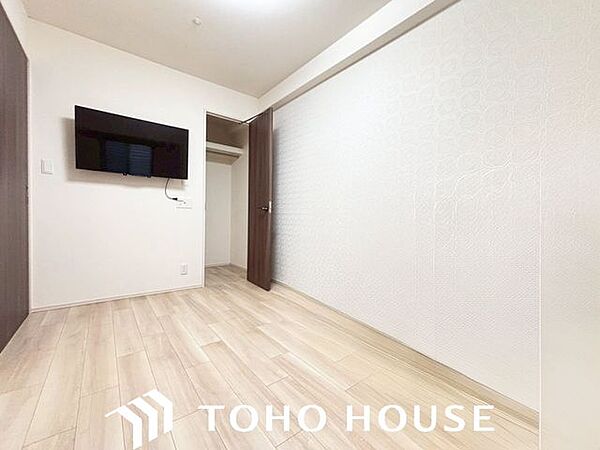 心と体をゆったりと安らげる主寝室。寝室のゆとりが大きい分だけ、暮らしの安らぎは深まります。一日の疲れを癒すだけでなく、ご夫婦の親密な語らいを紡ぎ出します。
