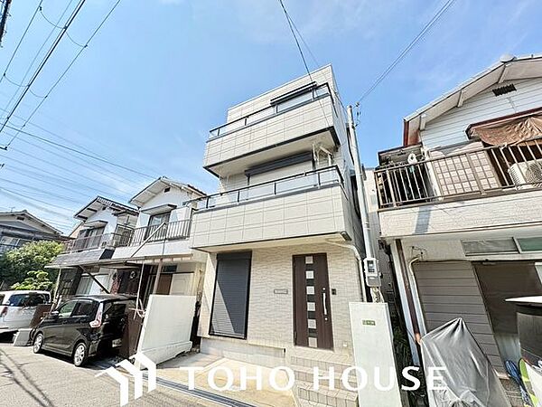 大切な時間を共に過ごすのは、「家族」も「お住まい」も同じです。時代が経っても変わらない居住性の高さと、いつまでも色褪せず住む毎に親しみ深くなるデザイン。