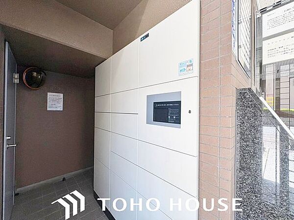 お仕事でお帰りが遅い方にも、ご夫婦でお仕事されている方にも、確実にお荷物の受け取りが出来るので安心です。住まう方への配慮が行き届いた人気商品です。