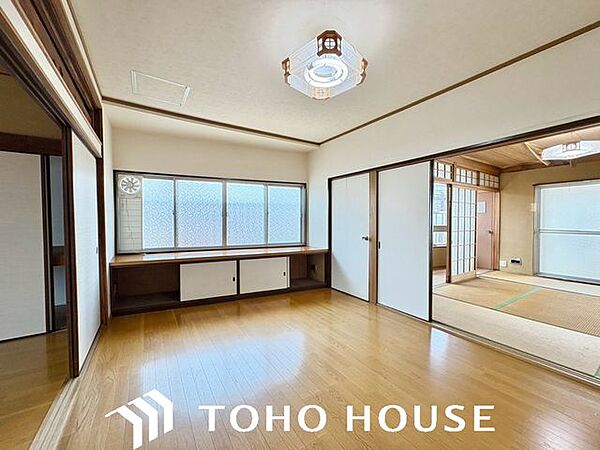 お子様の心と身体を見守る子供部屋として、思春期のプライバシーを重視したり、成長に合わせて机やベットを自由にレイアウトできるようにと、小さな自立心を育むお部屋作りを見越してご覧下さい。