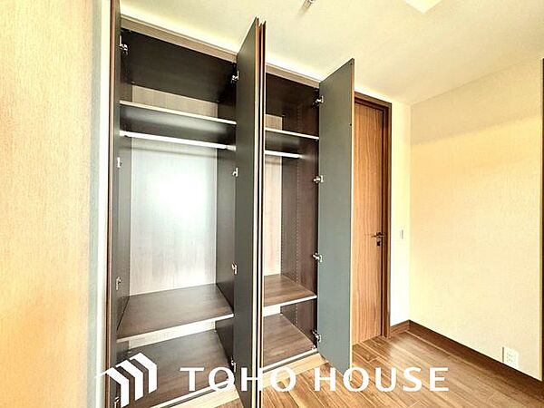 各部屋に必要な量の収納があるか、高さ・奥行きは適度で、活用しやすいものになっているか。 “量”だけでなく、”位置”によっても変わる「収納力」を子どもの成長も加味して確認しよう。