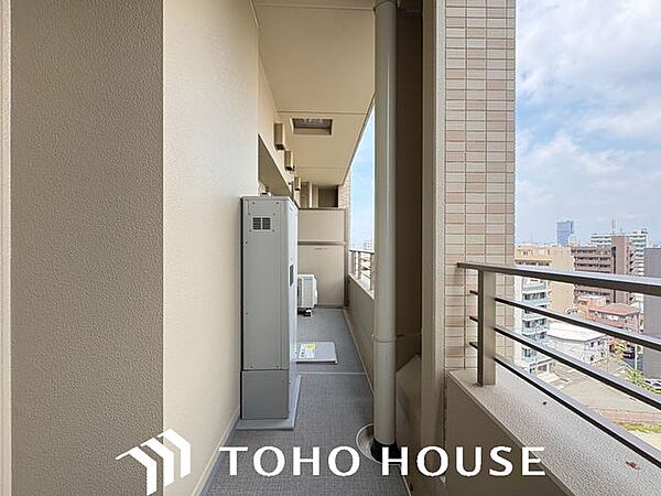 都市型生活をより快適にコーディネートするかのように、周りの情景とマッチしたバルコニー。住まうご家族の心地よさを最優先したバルコニーでは様々な時間を楽しめます。