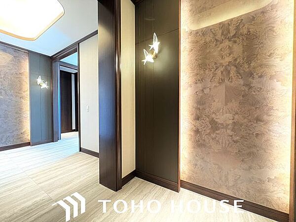 うららかな陽射しがどのお部屋にも降り注ぎますように、快適さを追求した間取設計。得難い立地環境での生活を恵みの豊かな永住の地へと変えてくれます。