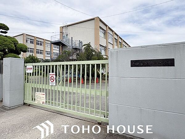 池田市立秦野小学校 徒歩8分。 640m