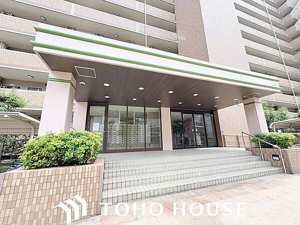 日々の生活利便性を高めてくれる、現代の暮らしに欠かせない共有設備（または集合ポスト等）を配備。居住者の快適な毎日をサポートし、スムーズな郵便物の受け取りや移動が行えるよう配慮されています。