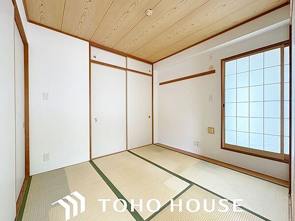 和室は有るだけでも落ち着く空間ですが、 「家族団らん」 「来客時の客間」 等々多目的なスペースとして活用出来る便利な空間です。