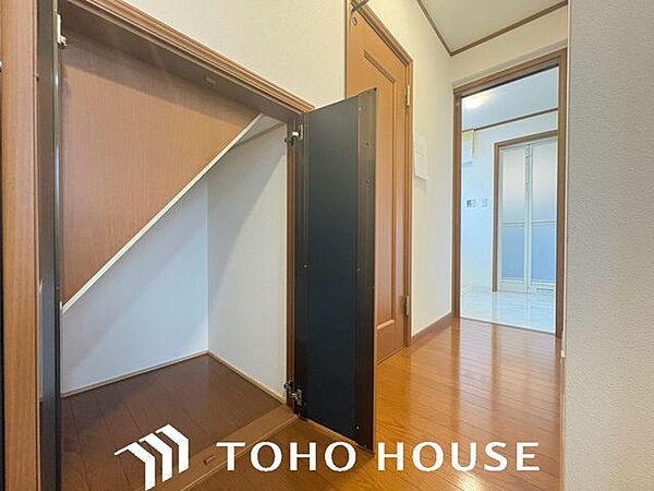 物件の陽当りや通風・仕様設備やお部屋の大きさの比較、近隣・周辺環境や街並みなど、資料には掲載していない情報が現地にはたくさんあります。　是非一度、現地をご確認ください。