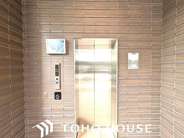 高層階への移動や重い荷物がある時の負担軽減、高齢者やベビーカー層へのバリアフリー対応など、日々の暮らしに欠かせない設備です。
