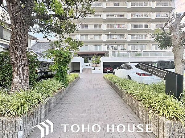 マンションは、駅から近い物件のほうが高めの価格で売りやすい。将来売却する可能性があるなら、都心などへの交通アクセスの良い駅から徒歩10分以内で、管理の行き届いた物件を選ぼう。