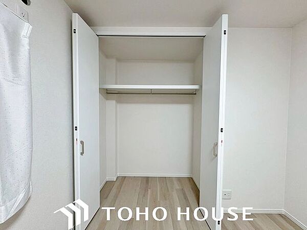 収納ひとつ、ふたつのわずかな違いが「居住スペースを有効的に使えるか」という部分で差が出る可能性が。各居室の収納はしっかりとした容量のスペースを確保しております。