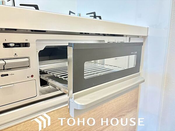 デザイン性の高いシステムキッチン。料理好きな方におすすめです。