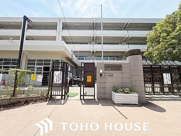 吹田市立第六中学校 徒歩17分。 1310m