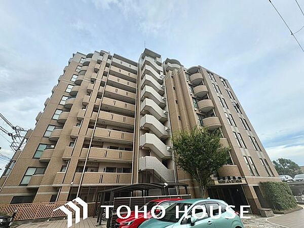 JR「須磨海浜公園」駅も徒歩圏内で2WAYアクセスが可能！周辺にはコープ須磨店（徒歩2分）や病院など生活に必要な施設が充実しており、毎日の暮らしをしっかりサポートしてくれる恵まれた住環境です。