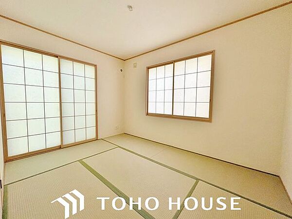 和室は有るだけでも落ち着く空間ですが、 「家族団らん」 「来客時の客間」 等々多目的なスペースとして活用出来る便利な空間です。
