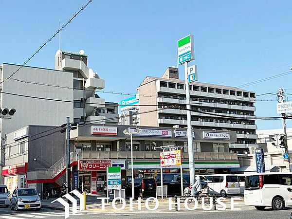 ファミリーマート平野区役所東店 徒歩12分。 900m