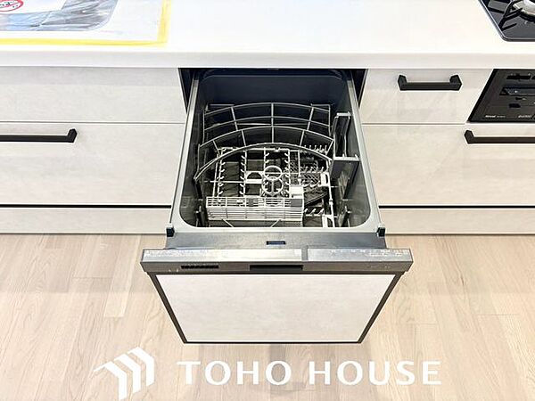 通常の手洗いでは使用出来ないほど高温のお湯や高圧水流を使うことにより汚れを効果的に落とすことができる。殺菌効果が非常に高く哺乳瓶などを使う家庭で需要が高く大変便利。