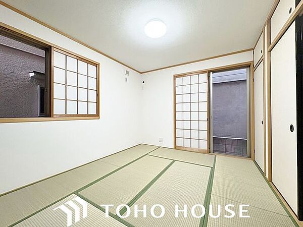 和室は有るだけでも落ち着く空間ですが、 「家族団らん」 「来客時の客間」 等々多目的なスペースとして活用出来る便利な空間です。