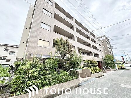 大切な時間を共に過ごすのは、「家族」も「お住まい」も同じです。時代が経っても変わらない居住性の高さと、いつまでも色褪せず住む毎に親しみ深くなるデザイン。