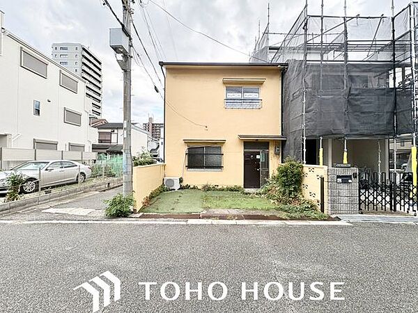 今日も、明日も、この街で、きっと誰かがしあわせになる物語が描かれていくはずです。同じ風景が毎日365日、まったく違う顔を見せてくれる。爽快な風も毎日やさしく頬をなででくれます。