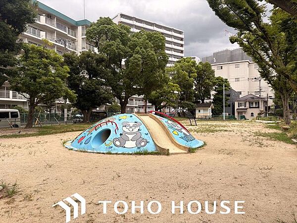 中津公園 徒歩1分。 70m