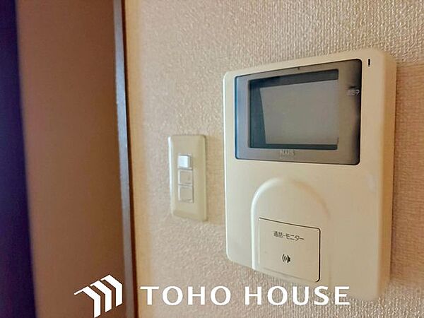 「見える安心」をカタチにしました。　誰が来てもわかる様にモニター付きインターホンを設置。快適と安らぎを合わせた優しい設計。外出時にも便利な録画機能を標準完備。