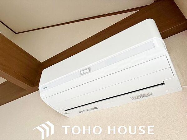 お引越し時の買い足し費用を抑えられるエアコン付き。初期コストを軽減できるだけでなく、引っ越し当日から快適な温度環境で新生活をスタートできる嬉しい設備です。