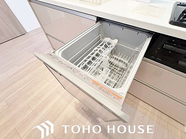 通常の手洗いでは使用出来ないほど高温のお湯や高圧水流を使うことにより汚れを効果的に落とすことができる。殺菌効果が非常に高く哺乳瓶などを使う家庭で需要が高く大変便利。