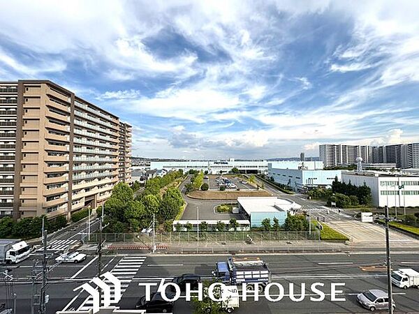 マンションは、駅から近い物件のほうが高めの価格で売りやすい。将来売却する可能性があるなら、都心などへの交通アクセスの良い駅から徒歩10分以内で、管理の行き届いた物件を選ぼう。