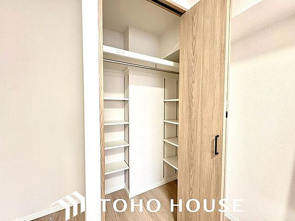 各部屋に必要な量の収納があるか、高さ・奥行きは適度で、活用しやすいものになっているか。 “量”だけでなく、”位置”によっても変わる「収納力」を子どもの成長も加味して確認しよう。