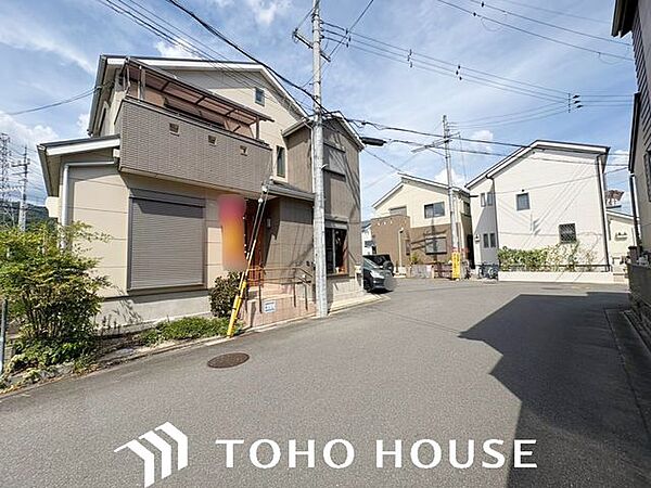 建物に対して高い耐震性・耐久力に基づく信頼こそが、まずは快適な住まいの大前提。長年の経験と試行錯誤から生まれた様々な技術が、堅牢なすまいづくりを実現します。