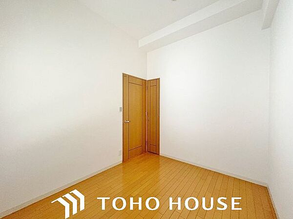 各お部屋を最大限広く使って頂ける様、全居住スペースに収納を完備しております。プライベートルームはゆったりと快適に。