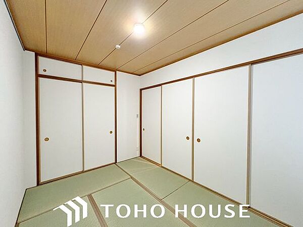 和室は有るだけでも落ち着く空間ですが、 「家族団らん」 「来客時の客間」 等々多目的なスペースとして活用出来る便利な空間です。