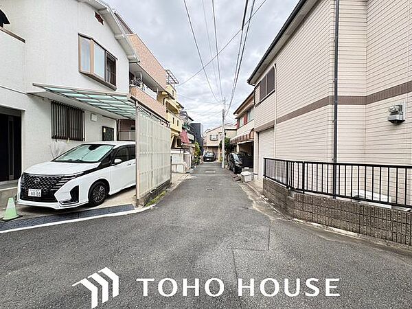 一つ屋根の下にそれぞれの暮らしがある。お部屋ぐらいは自分の価値観で自由にしたい。だからこそ、そのベースはシンプルであるべきだと思う。なぜなら、時の流れで人の好みは変わっていくものだから。