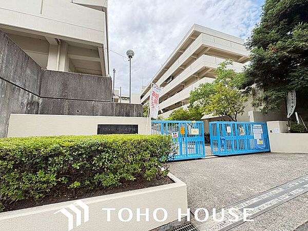 吹田市立片山小学校 徒歩9分。 710m