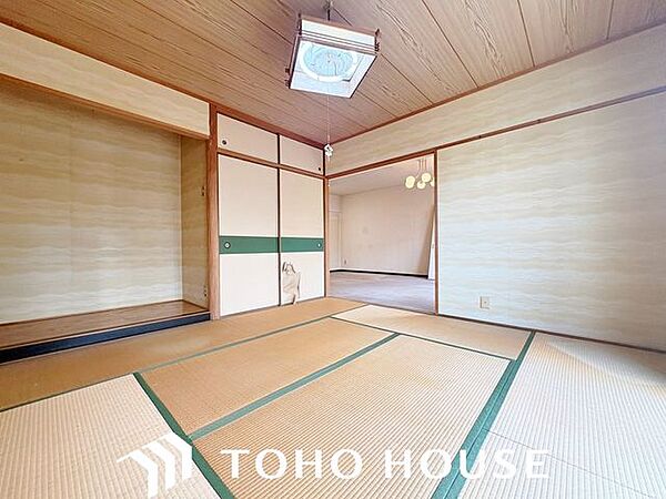 和室は有るだけでも落ち着く空間ですが、 「家族団らん」 「来客時の客間」 等々多目的なスペースとして活用出来る便利な空間です。