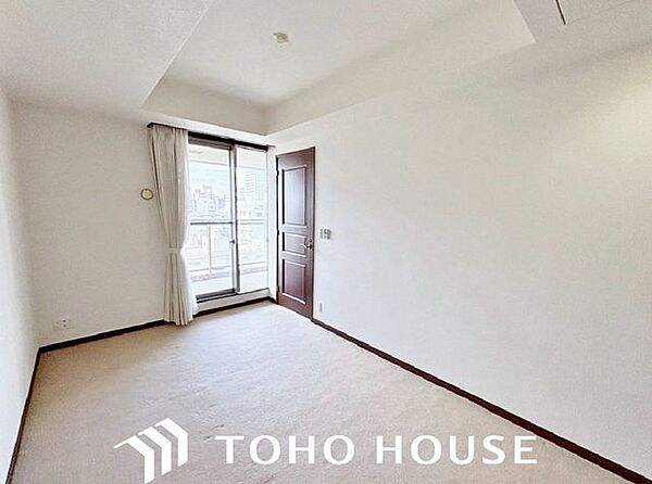 一つ屋根の下にそれぞれの暮らしがある。お部屋ぐらいは自分の価値観で自由にしたい。だからこそ、そのベースはシンプルであるべきだと思う。なぜなら、時の流れで人の好みは変わっていくものだから。