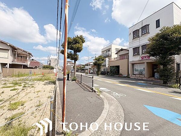住まい探しは街探し。みんなが街探しのポイントにしているのは何？　第1位は過半数が支持した納得の 『交通の利便性』。続いて3割以上の人が『住環境』と『公園、緑地の充実』です。