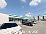 周辺：ファミリーマート豊中上野西店 徒歩6分。 420m